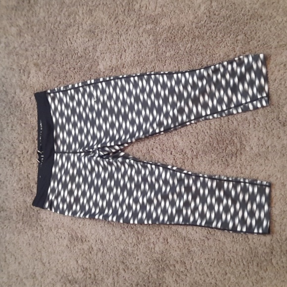 Nike Dri Fit Relay Printed Crop Running Capri Leggings - Picture 1 of 4